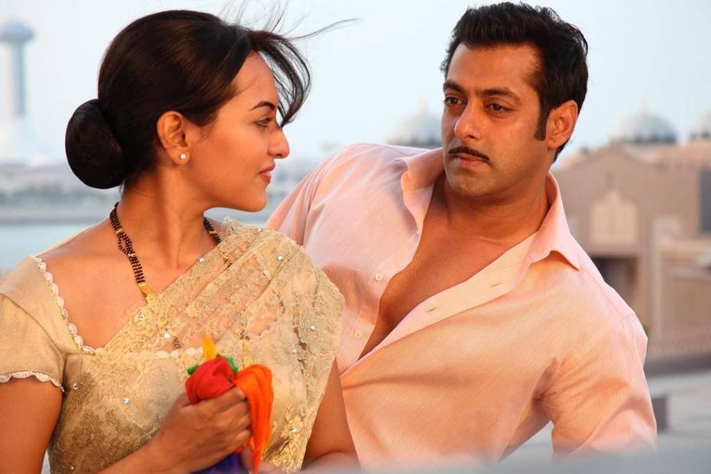 Salman-Khan-with-Sonakshi-Sinha-in-Dabaang