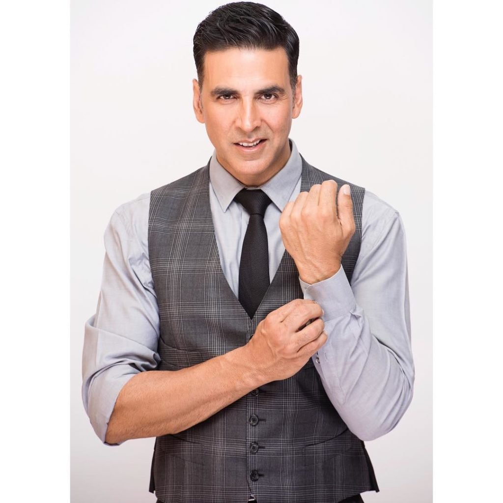 bollywood-actor-Akshay-Kumar-action-hero-biogrpahy-age-wiki-1024x1024