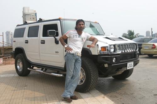 5 Famous Indian Celebs Who Owns Hummer