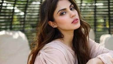 Rhea Chakraborty Age, Height, Boyfriend, Family, Biography & More