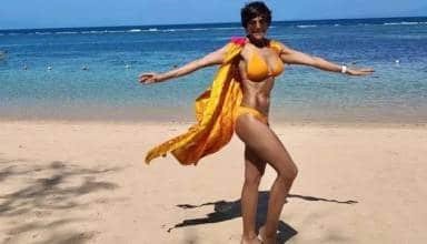 Mandira Bedi bikini hot photo is going viral on Instagram